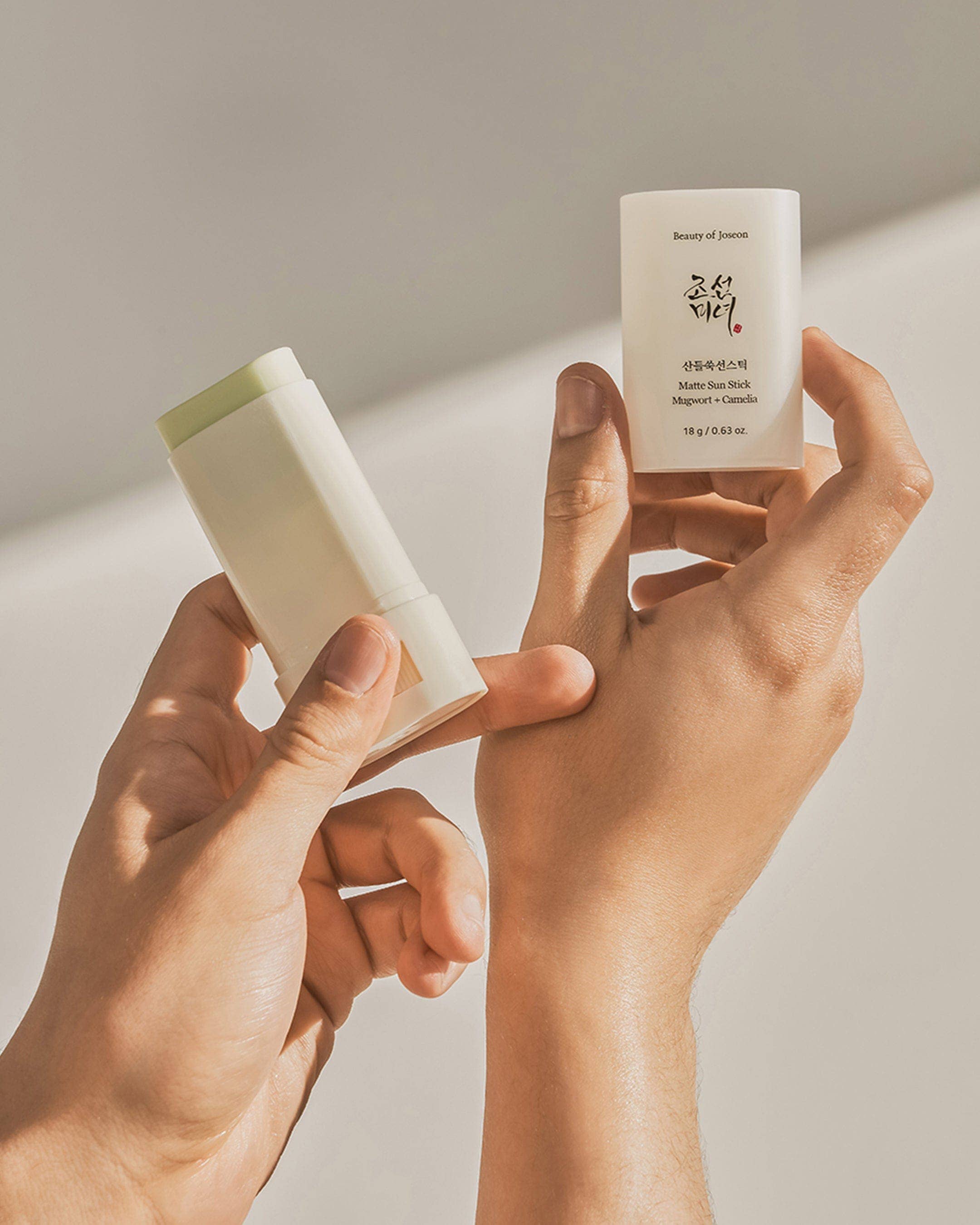 BEAUTY OF JOSEON Stick solaire matifiant : Armoise + Camélia (IPS50)